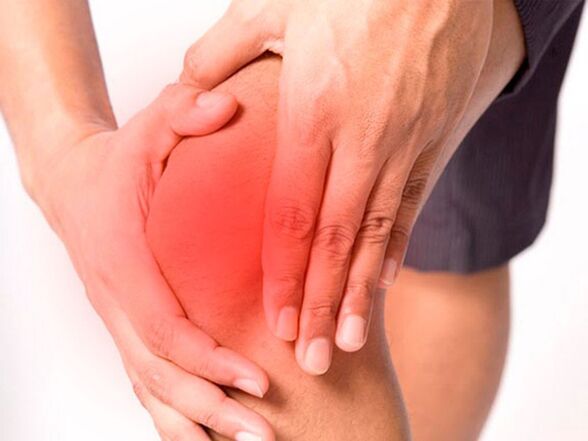 dolor en la articulación de la rodilla debido a artrosis
