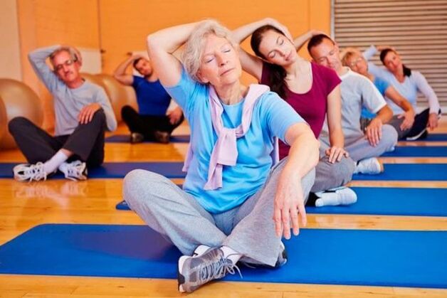 Los ejercicios para el tratamiento de la artrosis son seleccionados individualmente por un médico y un fisioterapeuta.